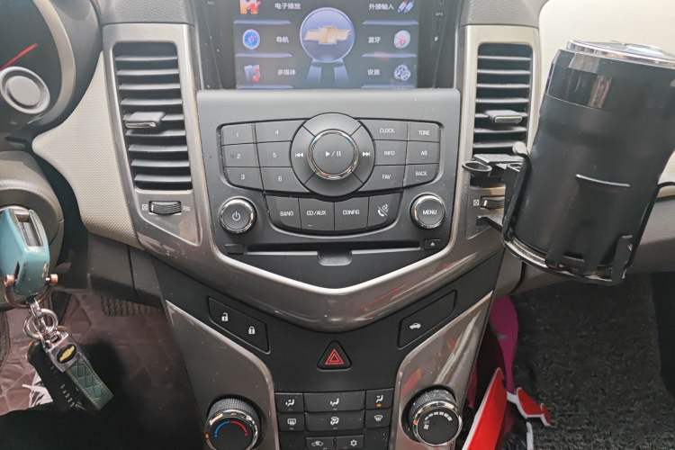 Used Chevrolet Cruze 2015 1.5L Classic SE AT Audio And AC Panel
