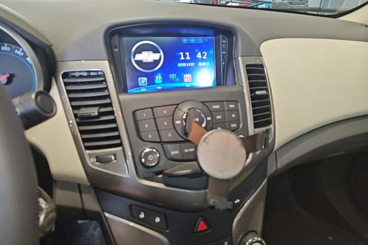 Used Chevrolet Cruze 2015 1.5L Classic SE AT Audio And AC Panel