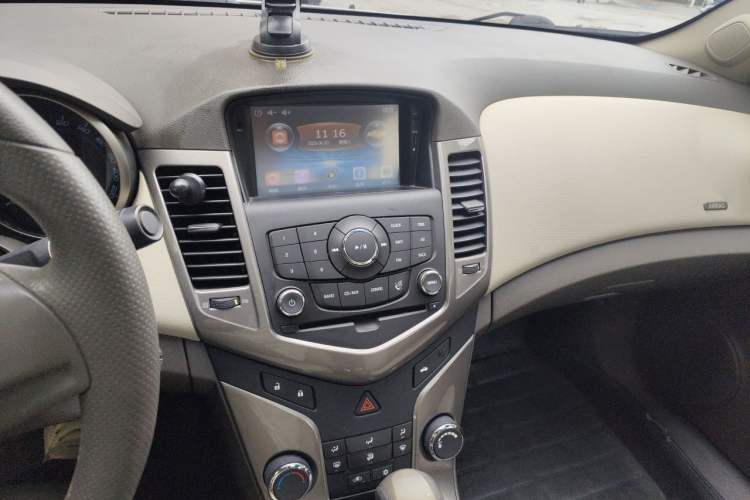Used Chevrolet Cruze 2015 1.5L Classic SE AT Audio And AC Panel