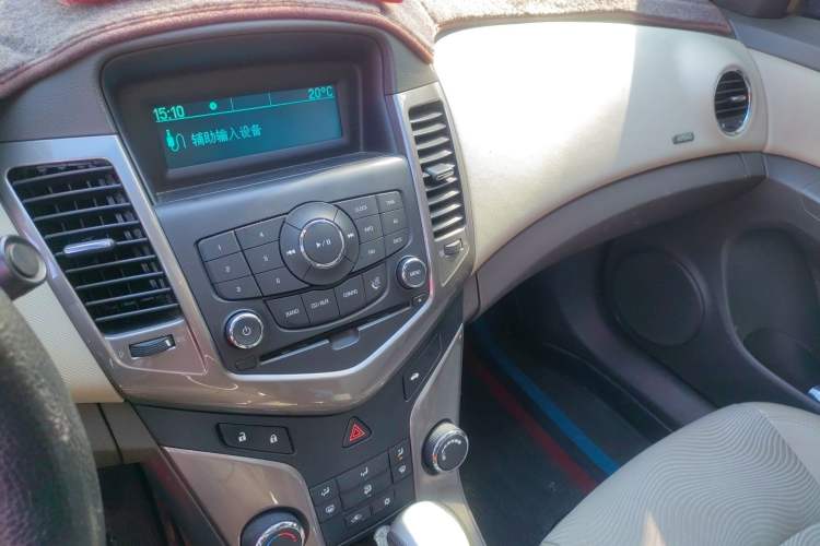 Used Chevrolet Cruze 2015 1.5L Classic SE AT Audio And AC Panel