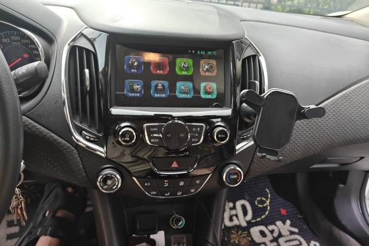 Used Chevrolet Cruze 2015 1.5L Manual Elite Edition Audio And AC Panel