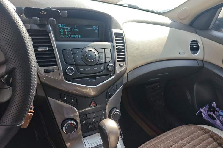 Used Chevrolet Cruze 2015 1.5L Classic SE AT Audio And AC Panel
