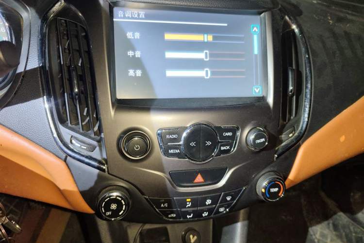 Used Chevrolet Cruze 2015 1.5L Manual Elite Edition Audio And AC Panel