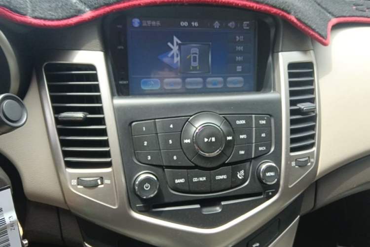 Used Chevrolet Cruze 2015 1.5L Classic SL MT Audio And AC Panel