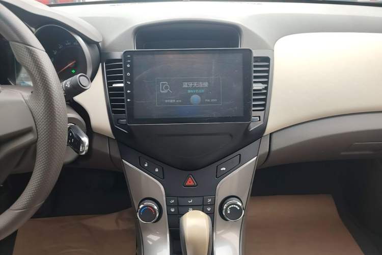 Used Chevrolet Cruze 2015 1.5L Classic SE AT Audio And AC Panel