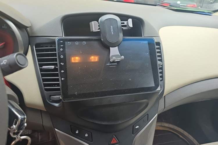 Used Chevrolet Cruze 2015 1.5L Classic SE MT Audio And AC Panel
