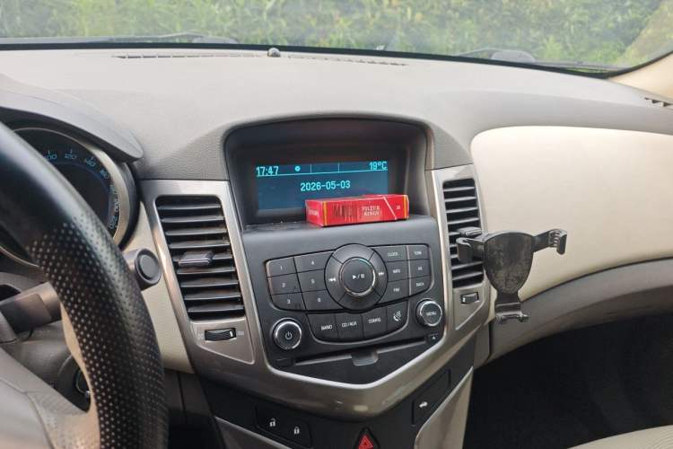Used Chevrolet Cruze 2015 1.5L Classic SE AT Audio And AC Panel