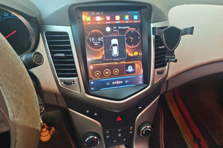 Used Chevrolet Cruze 2015 1.5L Classic SL MT Audio And AC Panel