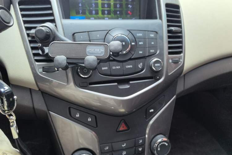 Used Chevrolet Cruze 2015 1.5L Classic SE AT Audio And AC Panel