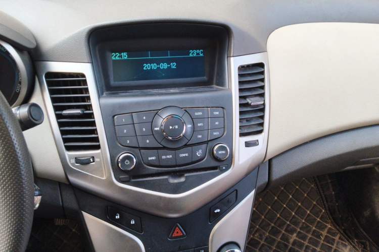 Used Chevrolet Cruze 2015 1.5L Classic SL MT Audio And AC Panel
