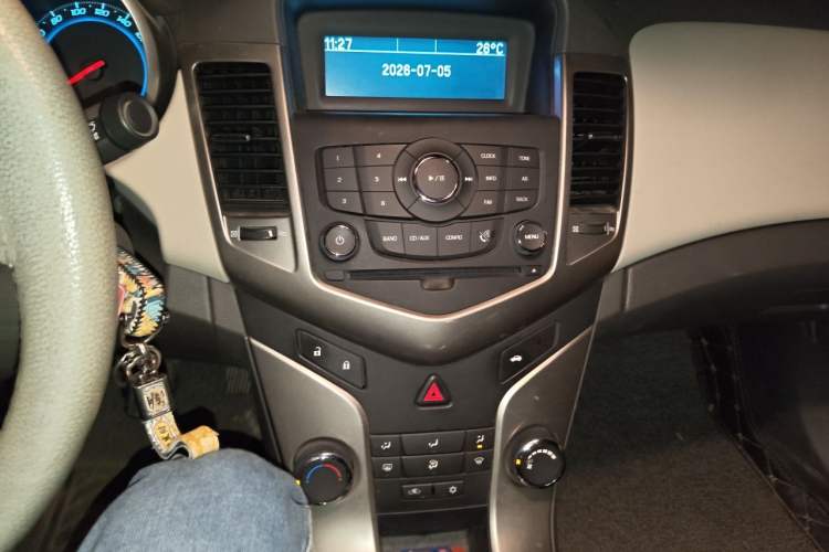 Used Chevrolet Cruze 2015 1.5L Classic SL MT Audio And AC Panel