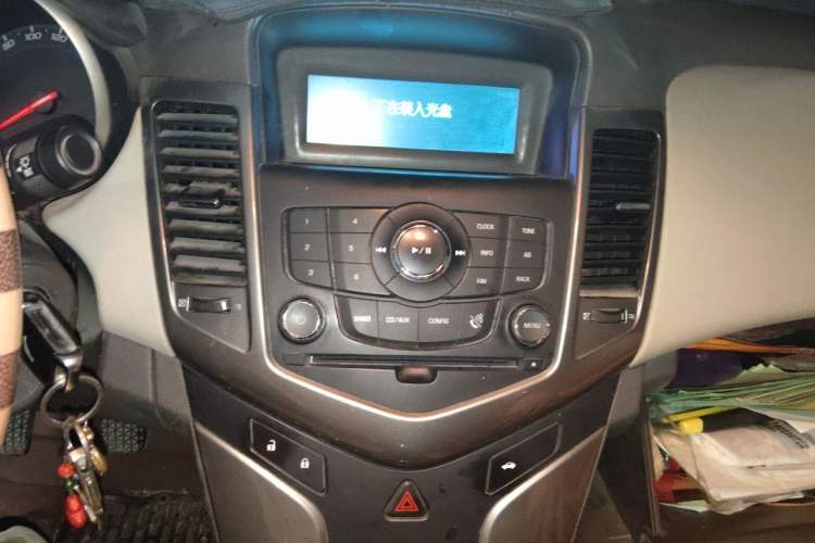 Used Chevrolet Cruze 2015 1.5L Classic SE MT Audio And AC Panel