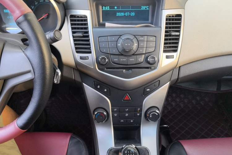 Used Chevrolet Cruze 2015 1.5L Classic SL MT Audio And AC Panel