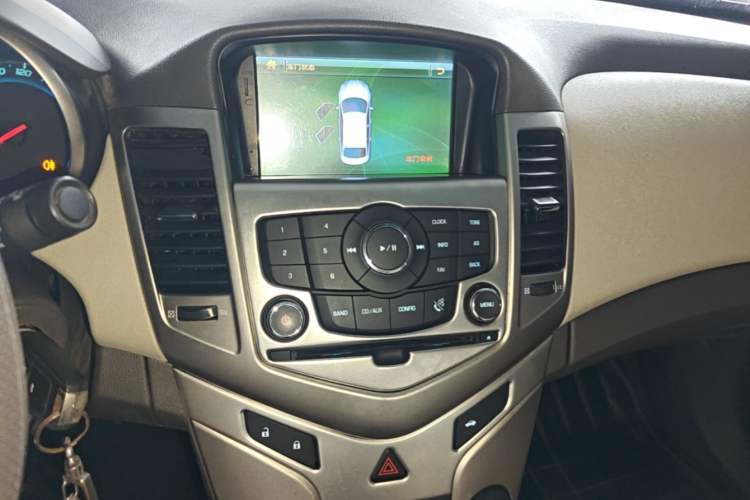 Used Chevrolet Cruze 2015 1.5L Classic SL MT Audio And AC Panel