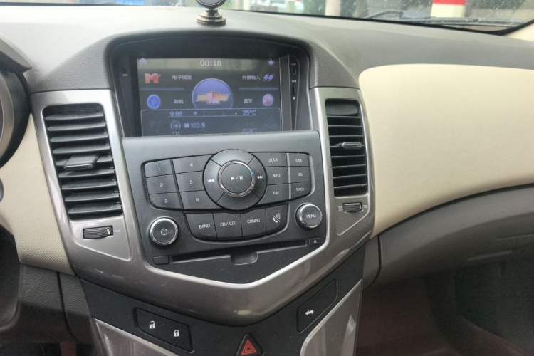 Used Chevrolet Cruze 2015 1.5L Classic SE AT Audio And AC Panel
