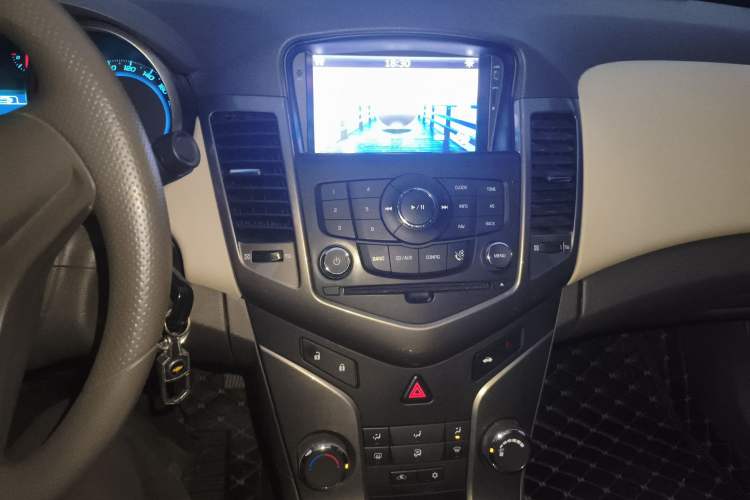 Used Chevrolet Cruze 2015 1.5L Classic SE MT Audio And AC Panel