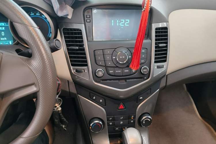 Used Chevrolet Cruze 2015 1.5L Classic SE AT Audio And AC Panel