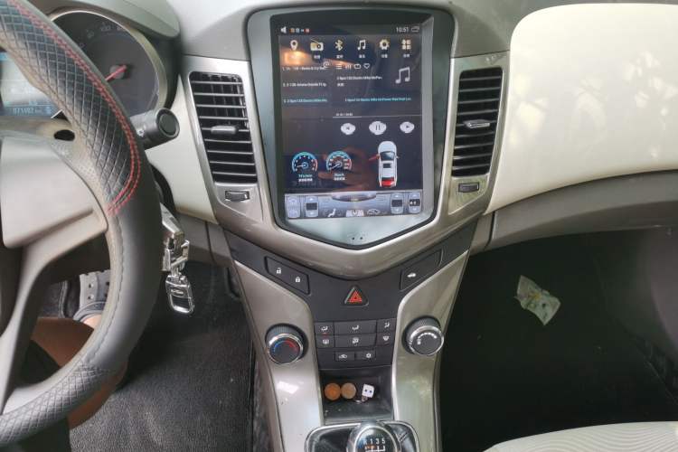 Used Chevrolet Cruze 2015 1.5L Classic SE MT Audio And AC Panel