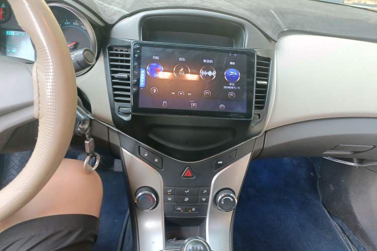 Used Chevrolet Cruze 2015 1.5L Classic SL MT Audio And AC Panel