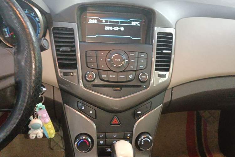 Used Chevrolet Cruze 2015 1.5L Classic SE AT Audio And AC Panel