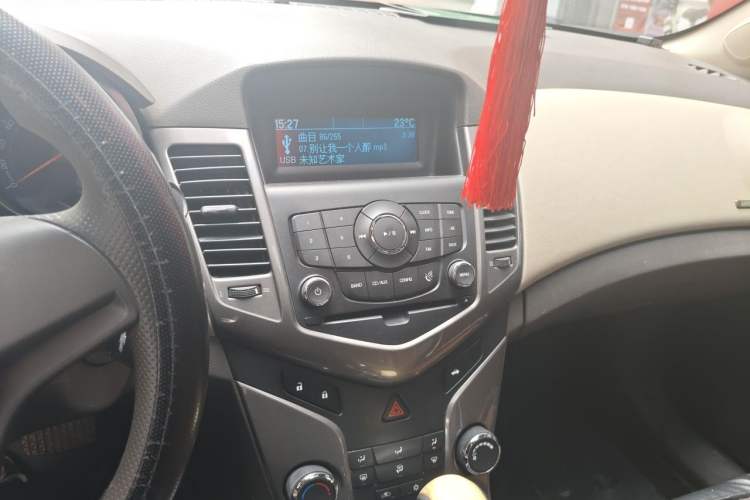 Used Chevrolet Cruze 2015 1.5L Classic SE AT Audio And AC Panel