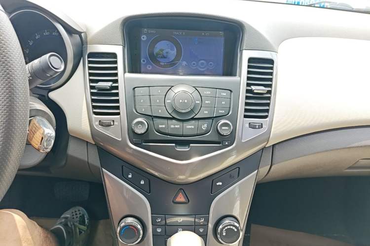 Used Chevrolet Cruze 2015 1.5L Classic SE AT Audio And AC Panel