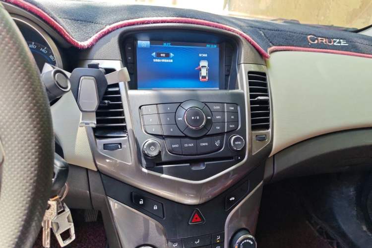 Used Chevrolet Cruze 2015 1.5L Classic SE MT Audio And AC Panel