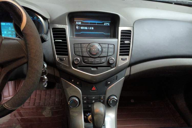 Used Chevrolet Cruze 2015 1.5L Classic SE AT Audio And AC Panel