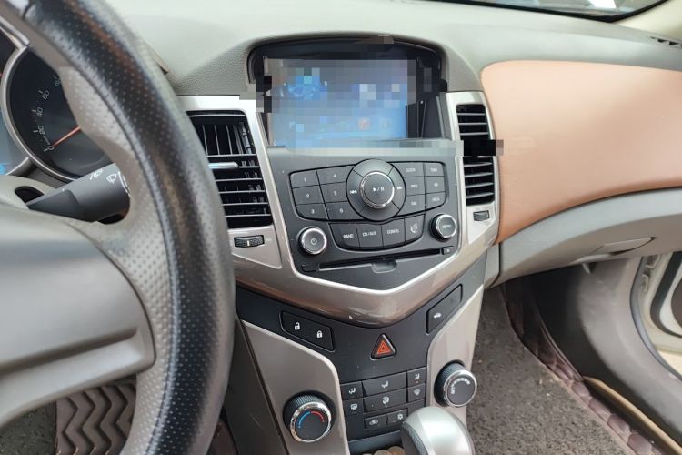 Used Chevrolet Cruze 2015 1.5L Classic SE AT Audio And AC Panel