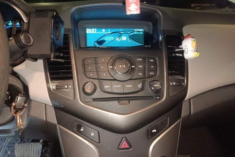 Used Chevrolet Cruze 2015 1.5L Classic SE AT Audio And AC Panel