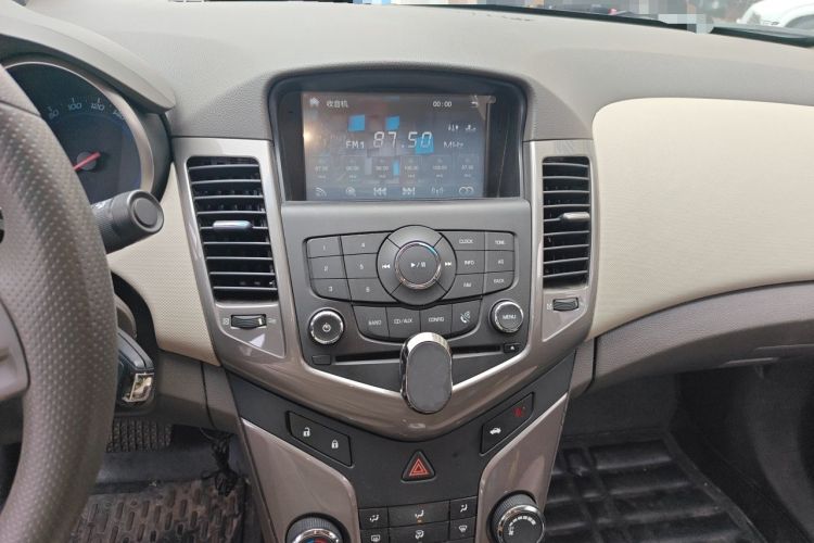 Used Chevrolet Cruze 2015 1.5L Classic SE AT Audio And AC Panel