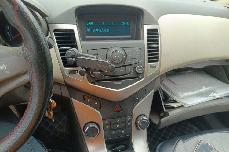 Used Chevrolet Cruze 2015 1.5L Classic SL MT Audio And AC Panel
