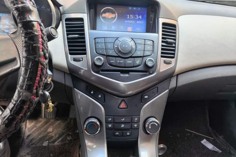 Used Chevrolet Cruze 2015 1.5L Classic SE MT Audio And AC Panel