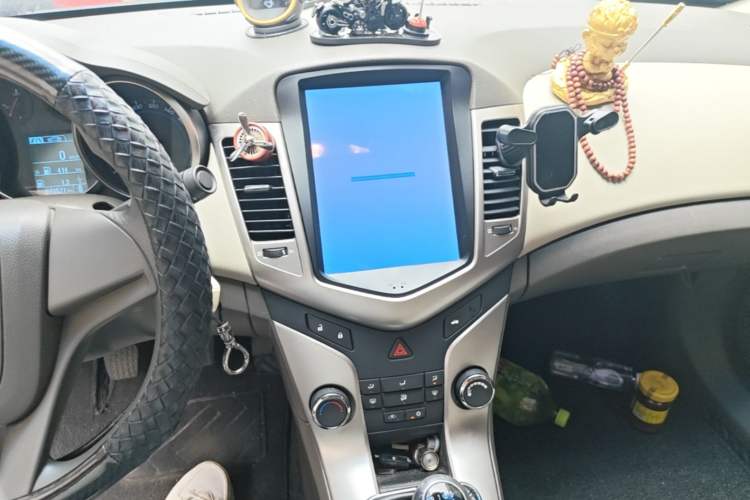 Used Chevrolet Cruze 2015 1.5L Classic SL MT Audio And AC Panel