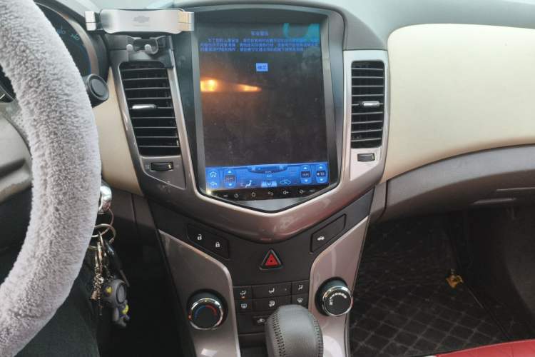 Used Chevrolet Cruze 2015 1.5L Classic SE AT Audio And AC Panel