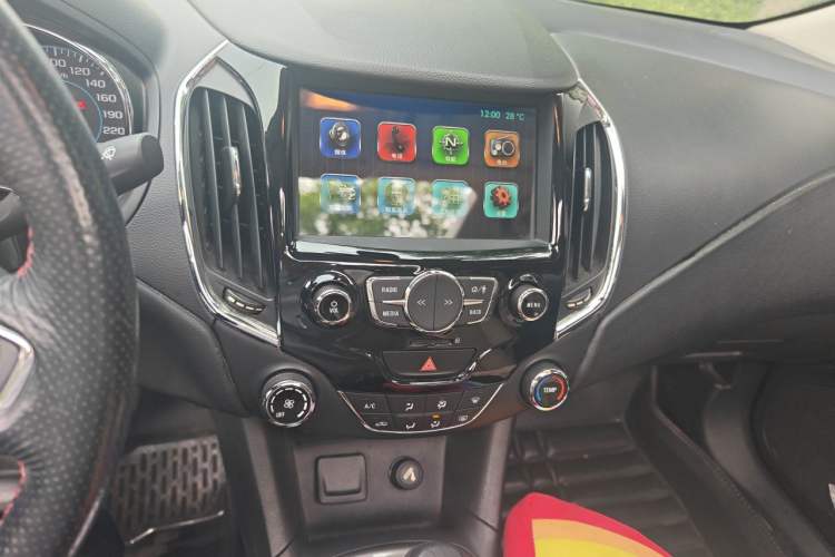Used Chevrolet Cruze 2015 1.5L Automatic Luxury Edition Audio And AC Panel