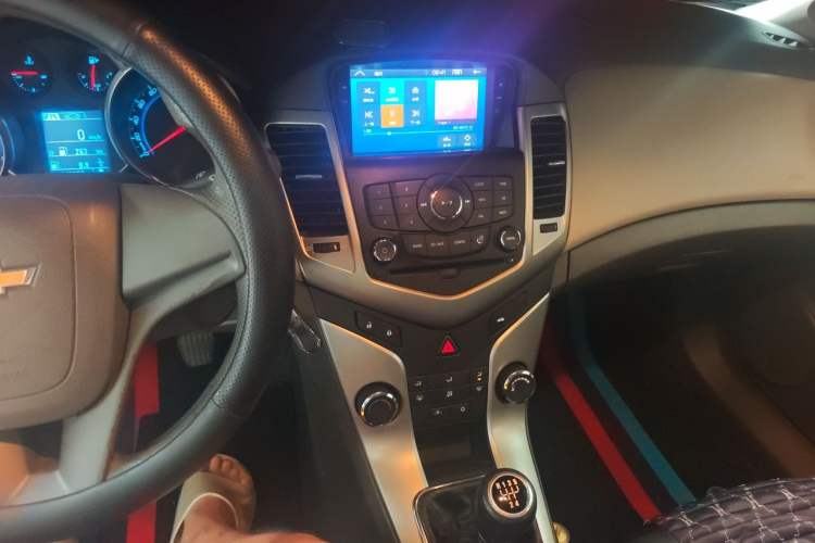 Used Chevrolet Cruze 2015 1.5L Classic SL MT Audio And AC Panel