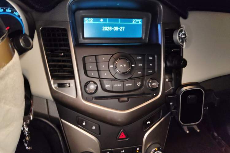 Used Chevrolet Cruze 2015 1.5L Classic SL MT Audio And AC Panel