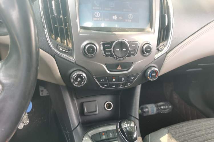 Used Chevrolet Cruze 2015 1.4T DCG Luxury Edition Audio And AC Panel