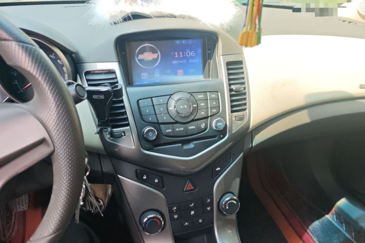 Used Chevrolet Cruze 2015 1.5L Classic SE MT Audio And AC Panel