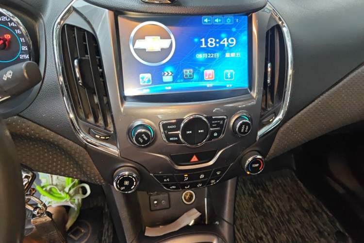 Used Chevrolet Cruze 2015 1.5L Manual Elite Edition Audio And AC Panel