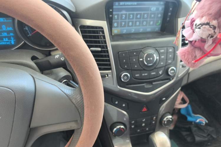 Used Chevrolet Cruze 2015 1.5L Classic SE AT Audio And AC Panel