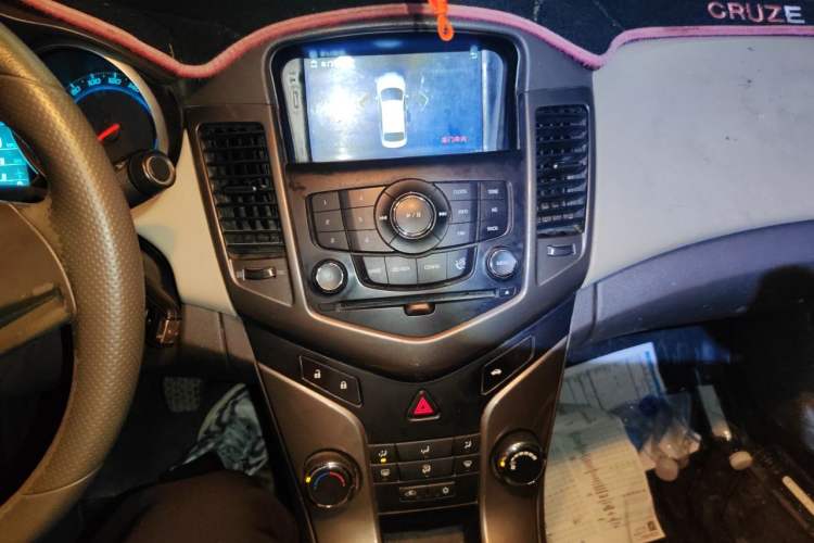 Used Chevrolet Cruze 2015 1.5L Classic SE MT Audio And AC Panel
