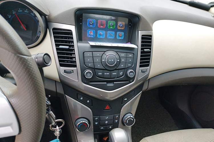 Used Chevrolet Cruze 2015 1.5L Classic SE AT Audio And AC Panel