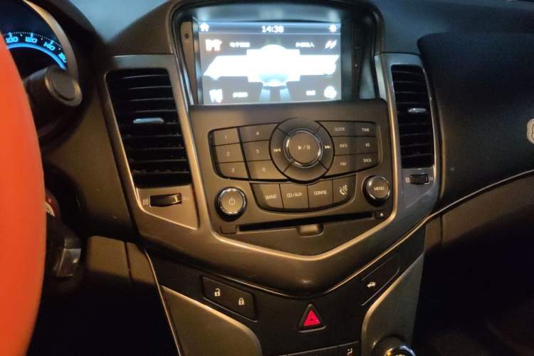 Used Chevrolet Cruze 2015 1.5L Classic SE AT Audio And AC Panel