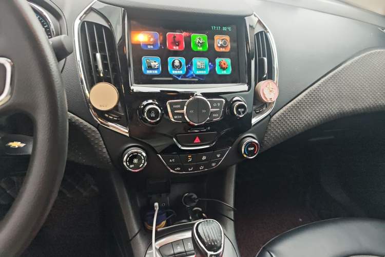 Used Chevrolet Cruze 2015 1.5L Automatic Luxury Edition Audio And AC Panel