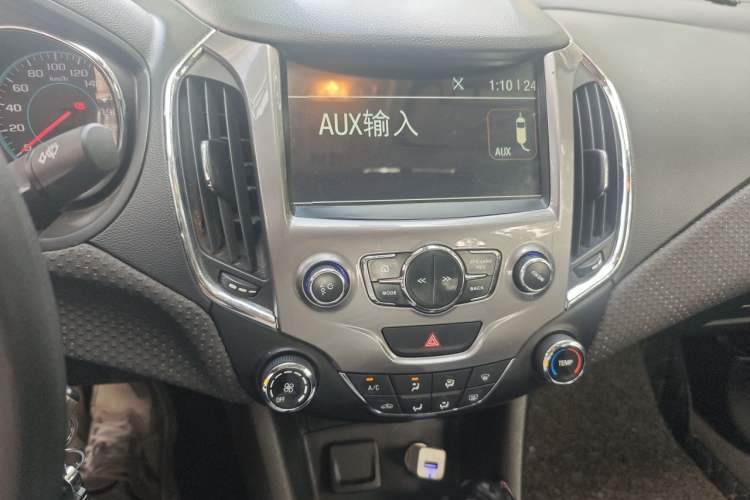 Used Chevrolet Cruze 2015 1.5L Manual Elite Edition Audio And AC Panel