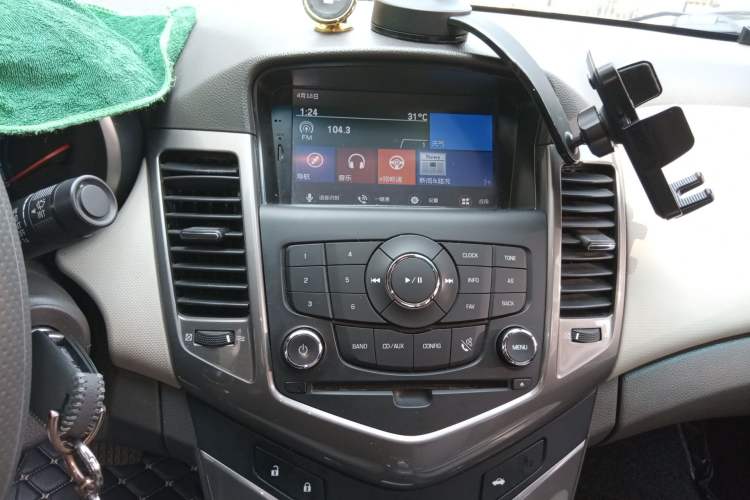 Used Chevrolet Cruze 2015 1.5L Classic SE AT Audio And AC Panel