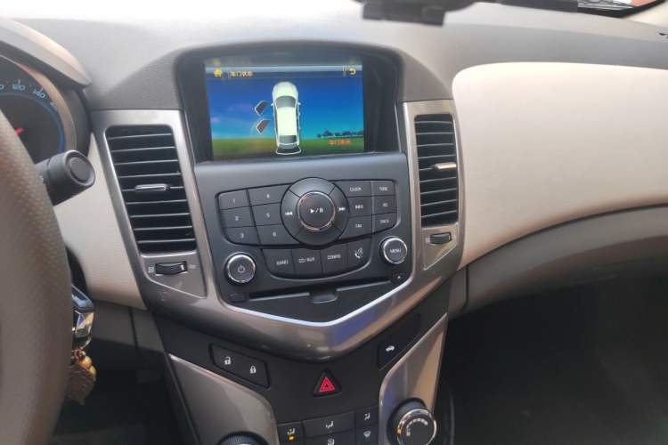 Used Chevrolet Cruze 2015 1.5L Classic SE AT Audio And AC Panel