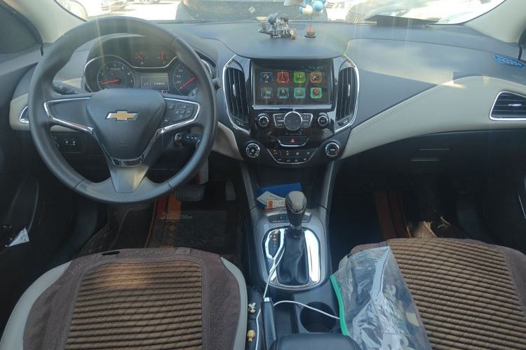 Used Chevrolet Cruze 2015 1.5L Automatic Luxury Edition Center Console